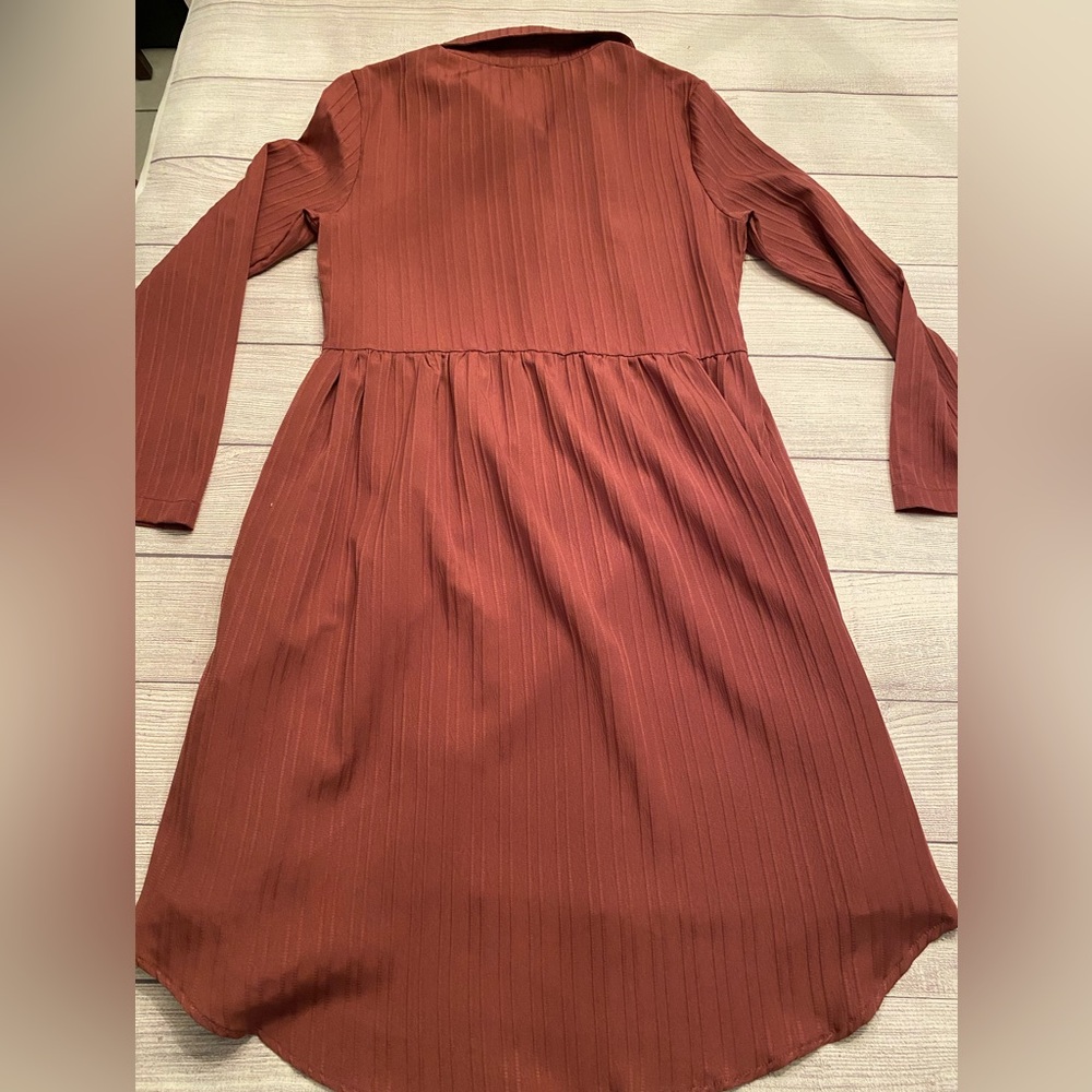 Button-Up Dress - Picture 2 of 10